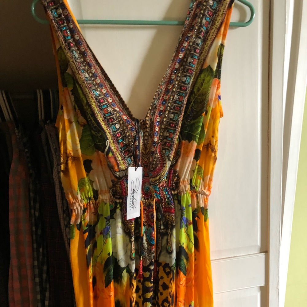 Beautiful NWT Shahida Parides high low dress